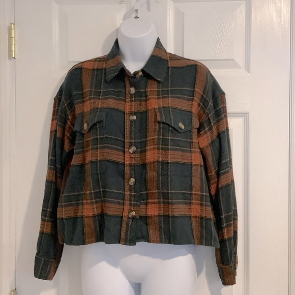 AMERICAN EAGLE Cropped Flannel Jacket/ Shirt - Picture 1 of 8